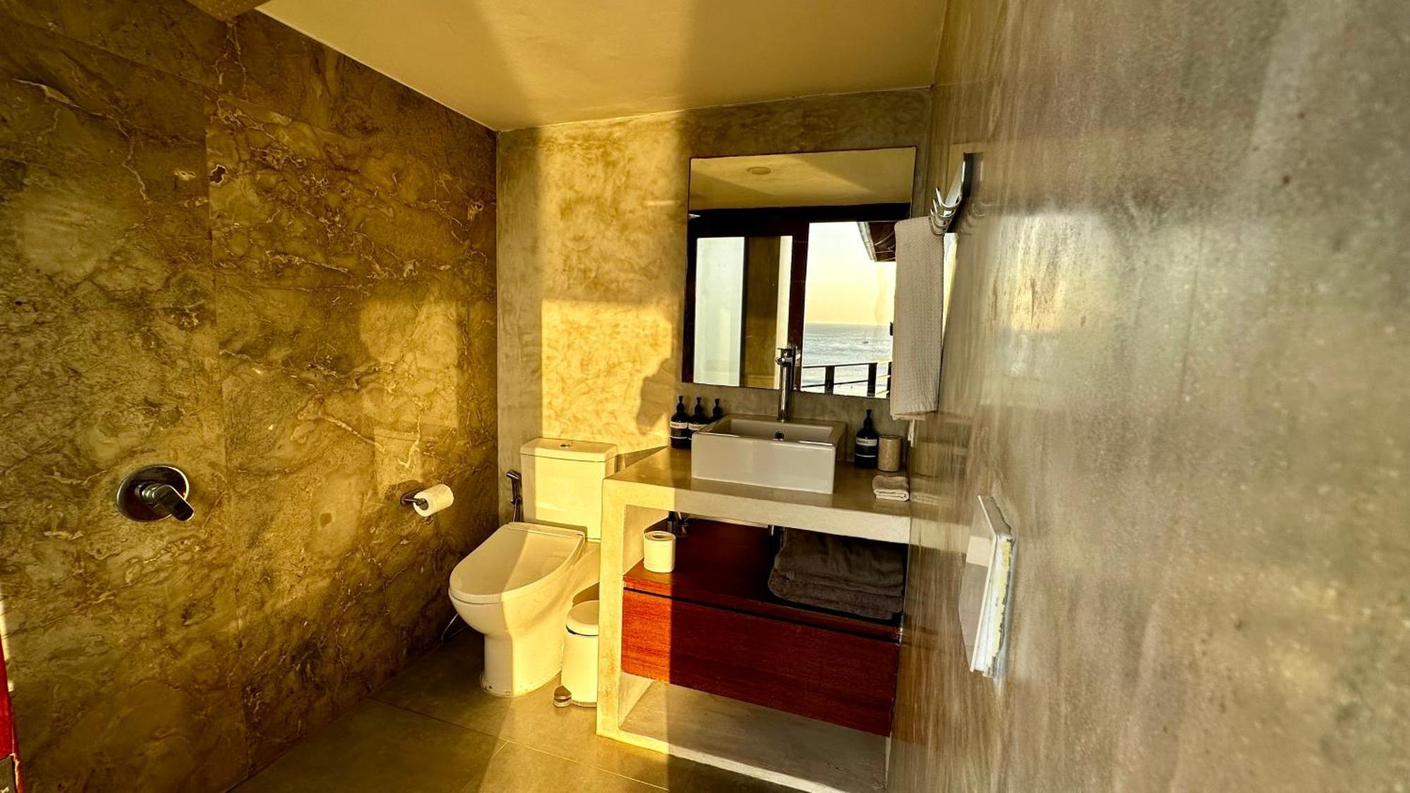 Villa Bingin High Tide *